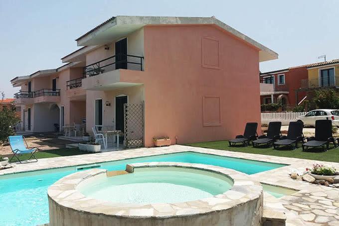 Le Residenze Della Spiaggia Valledoria Appartement Valledoria  Buitenkant foto